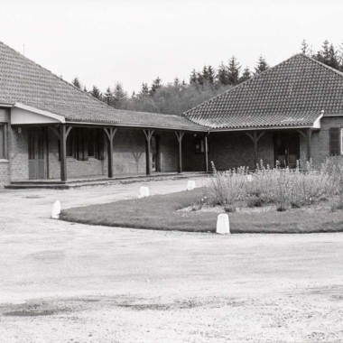 A refugee camp becomes a place of encounter and remembrance (© Blåvandshuk Local History Archive)